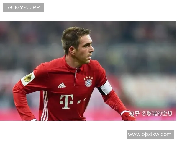 历史级足球球星的传奇人生与影响力解析与比较