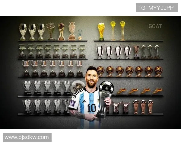 盘点足坛巅峰时刻三十二位传奇足球巨星的辉煌与荣耀