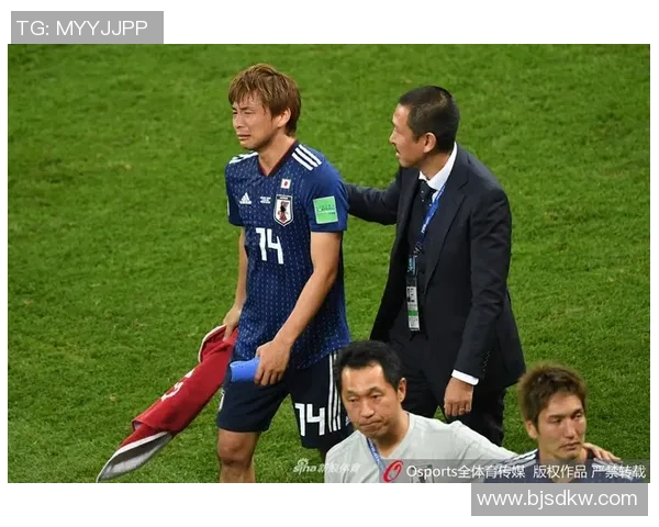 足球争议球星盘点：那些因行为和场外风波引发激烈讨论的球员