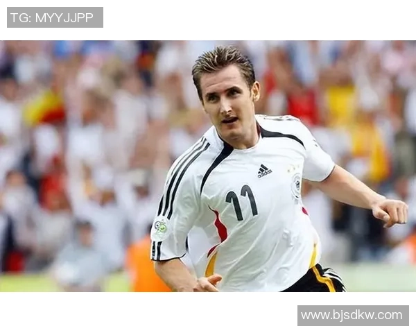 足球球星中的完美代表:技术与人格并重的传奇人物解析 足球球星中的完美代表:技术与人格并重的传奇人物解析