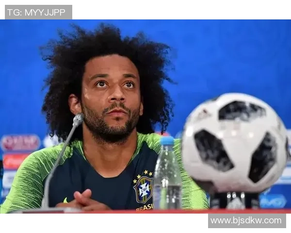 足球球星女儿颜值超高引关注成为新一代网红萌主